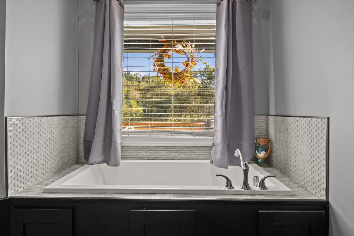 3950 Budds Creek Road Palmyra, TN 37142 - Photo 26 of 54 a view of a sink and a window