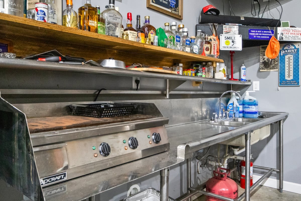 3950 Budds Creek Road Palmyra, TN 37142 - Photo 35 of 54 a close view of water stove