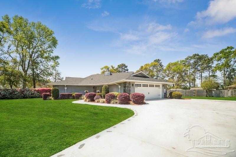 1521 Kings Road Cantonment, FL 32533 - Photo 4 of 42 Gallery Image 4