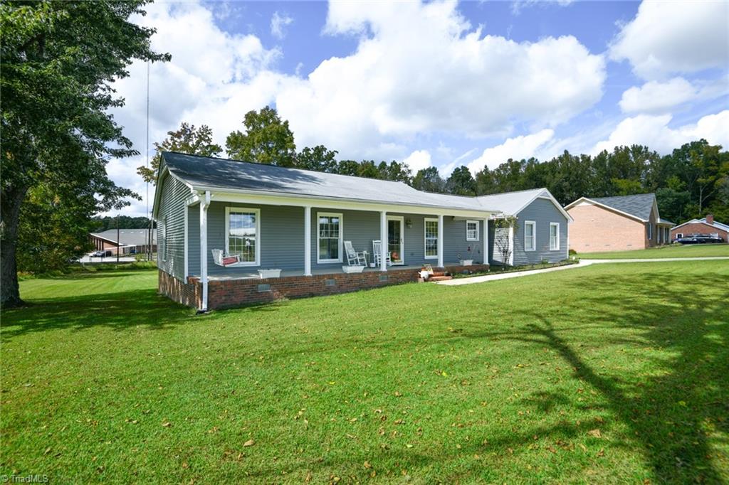5760 Drake Road Greensboro, NC 27406 - Photo 3 of 23 Gallery Image 3