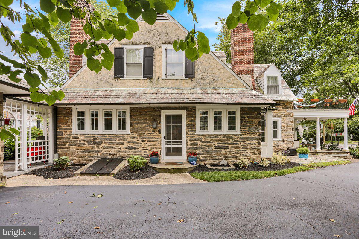 401 Highland Road Pottstown, PA 19464 - Photo 8 of 44 Side