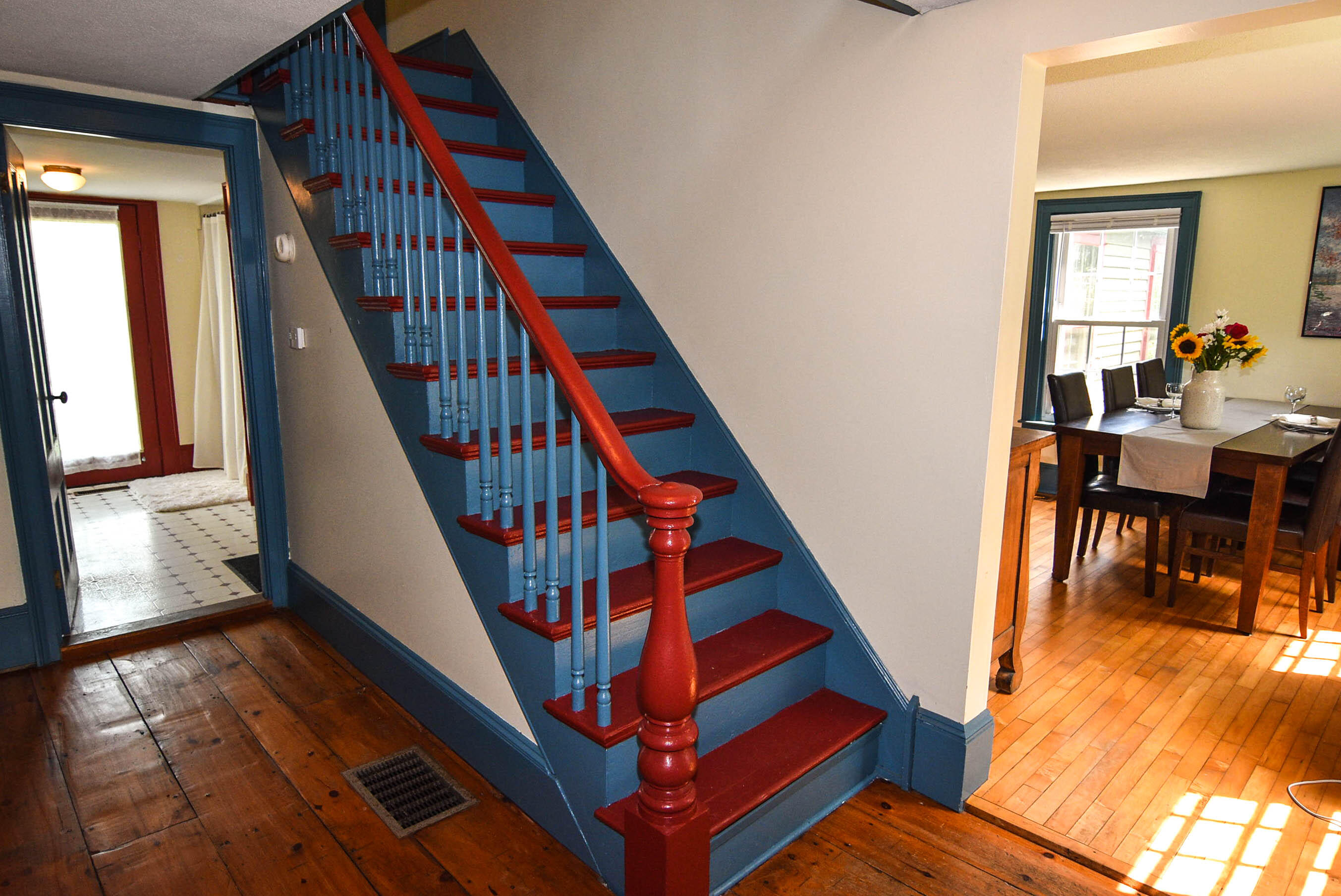 73 Gray Road Cumberland, ME 04021 - Photo 21 of 56 Stairwell