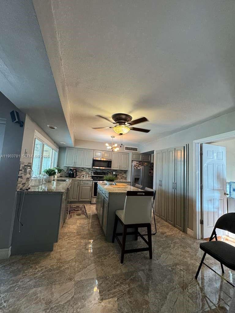 6391 Southwest 34th Street Miramar, FL 33023 - Photo 6 of 21 Photo 6
