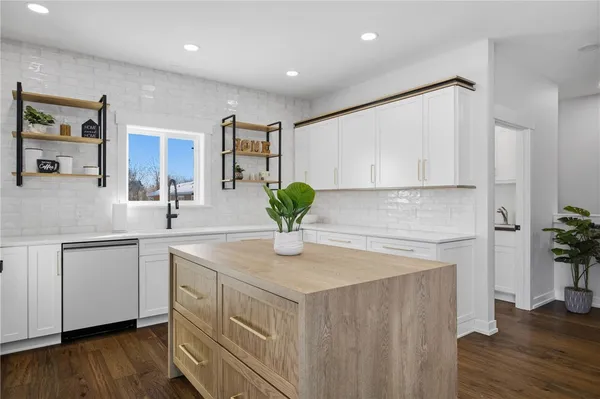 $499,900 | 66 Parma Center Road, Parma, NY 14468