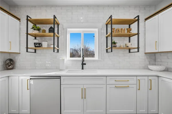 $499,900 | 66 Parma Center Road, Parma, NY 14468