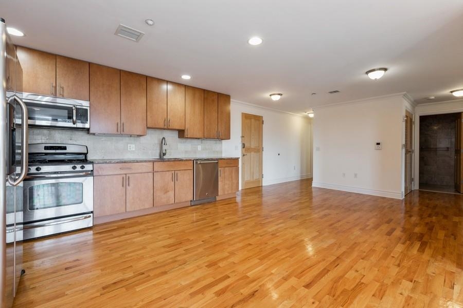 17 Meadow Road, Unit 401 Rutherford, NJ 07070 - Photo 2 of 20