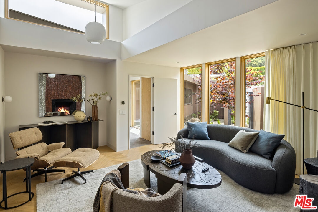 1849 Rising Glen Road Los Angeles, CA 90069 - Photo 12 of 26