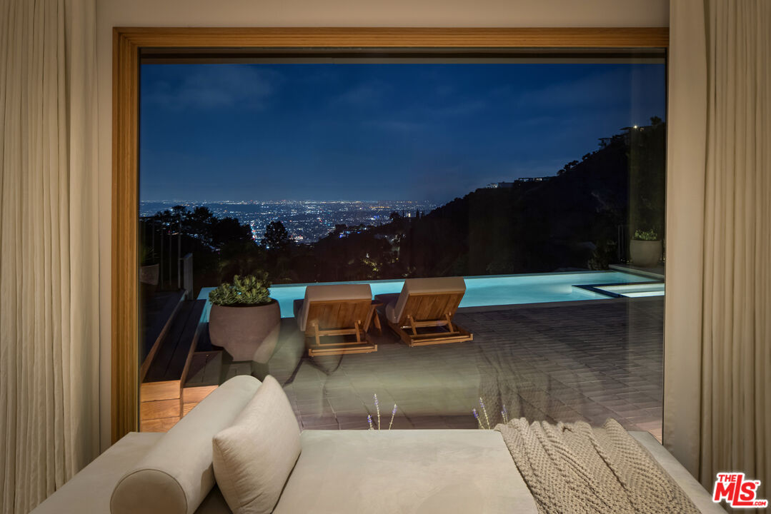 1849 Rising Glen Road Los Angeles, CA 90069 - Photo 25 of 26