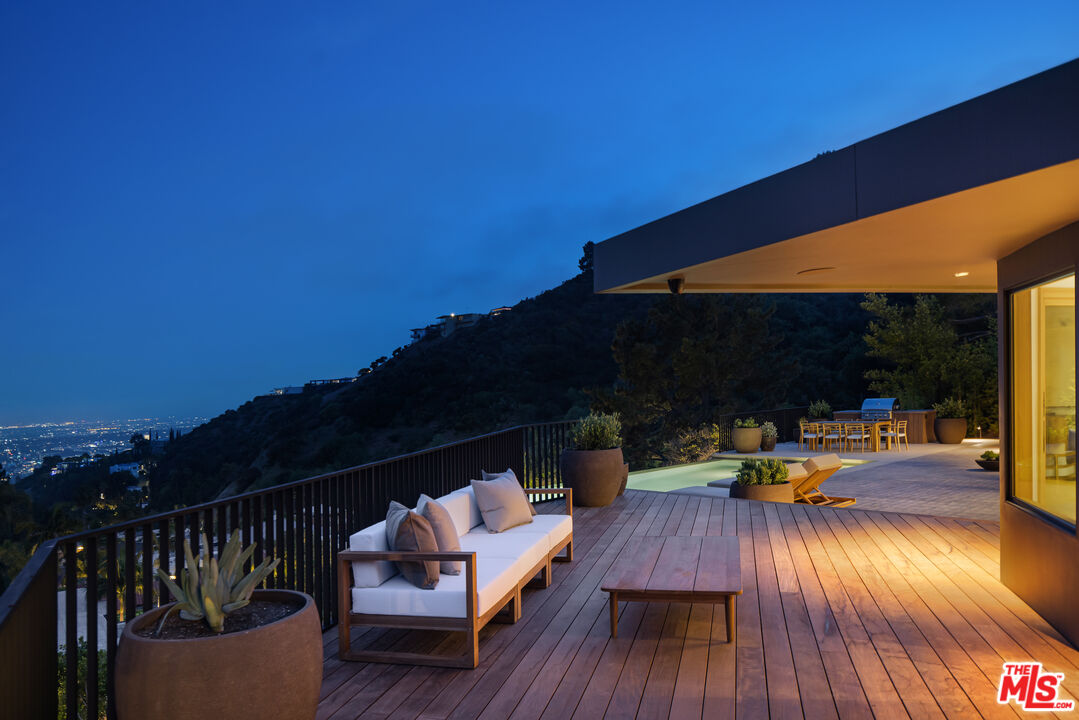 1849 Rising Glen Road Los Angeles, CA 90069 - Photo 26 of 26