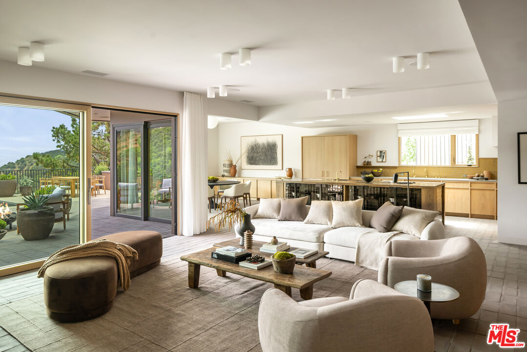 1849 Rising Glen Road Los Angeles, CA 90069 - Photo 5 of 26