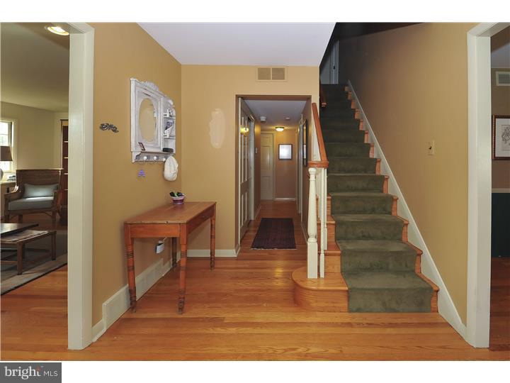 920 Delene Road Jenkintown, PA 19046 - Photo 17 of 25 Foyer