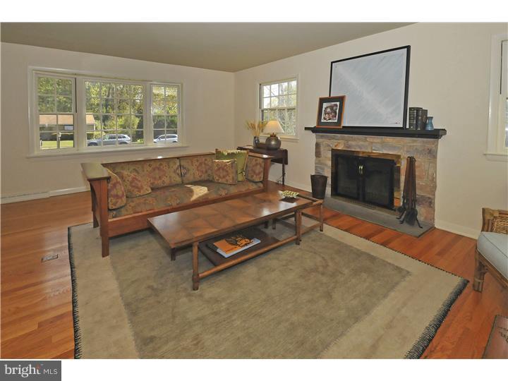 920 Delene Road Jenkintown, PA 19046 - Photo 19 of 25 Living Room