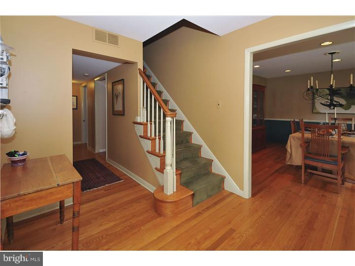 920 Delene Road Jenkintown, PA 19046 - Photo 5 of 25 Foyer