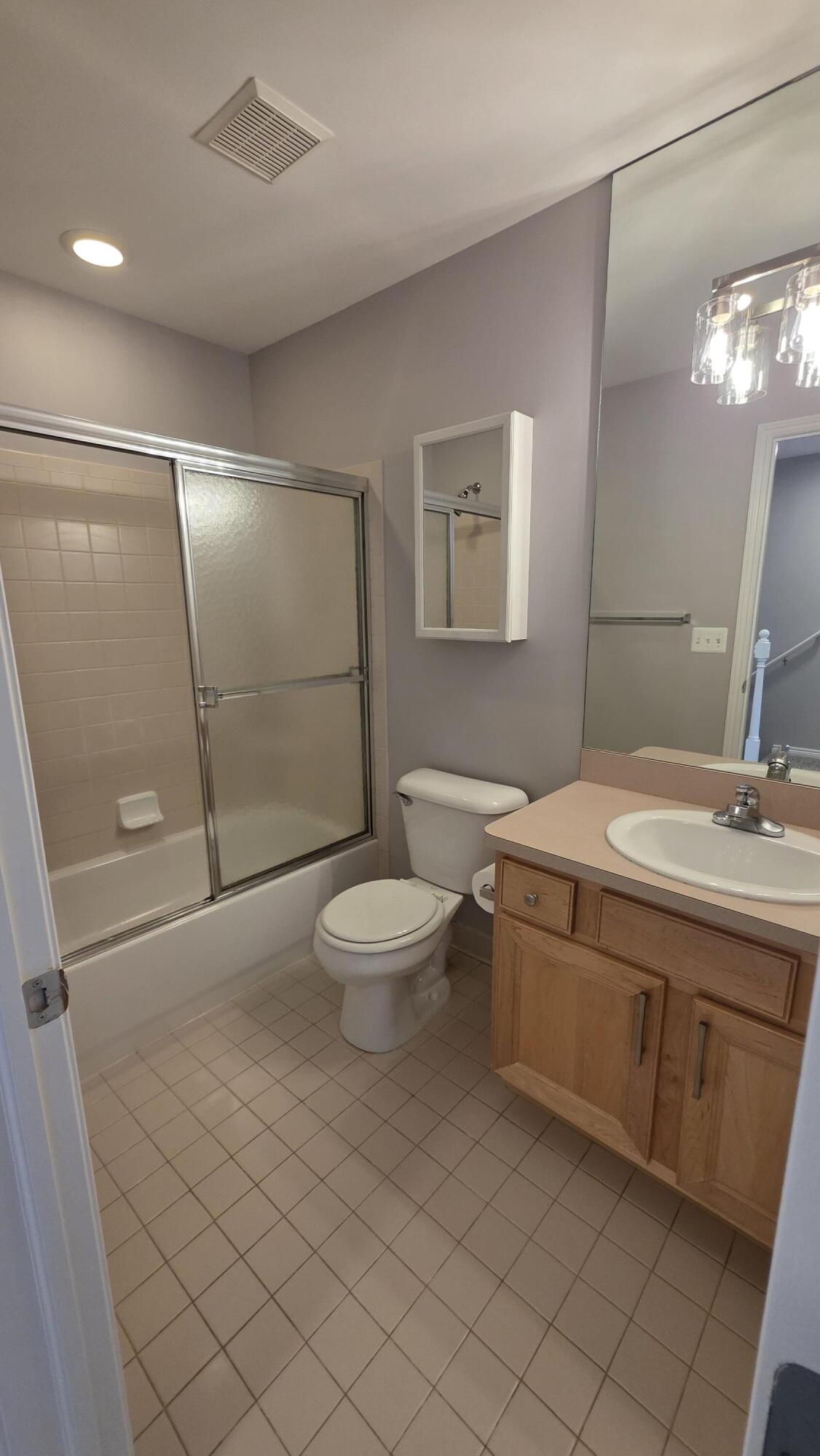 1563 Cass Lake Road Keego Harbor, MI 48320 - Photo 15 of 23 upper level full bathroom