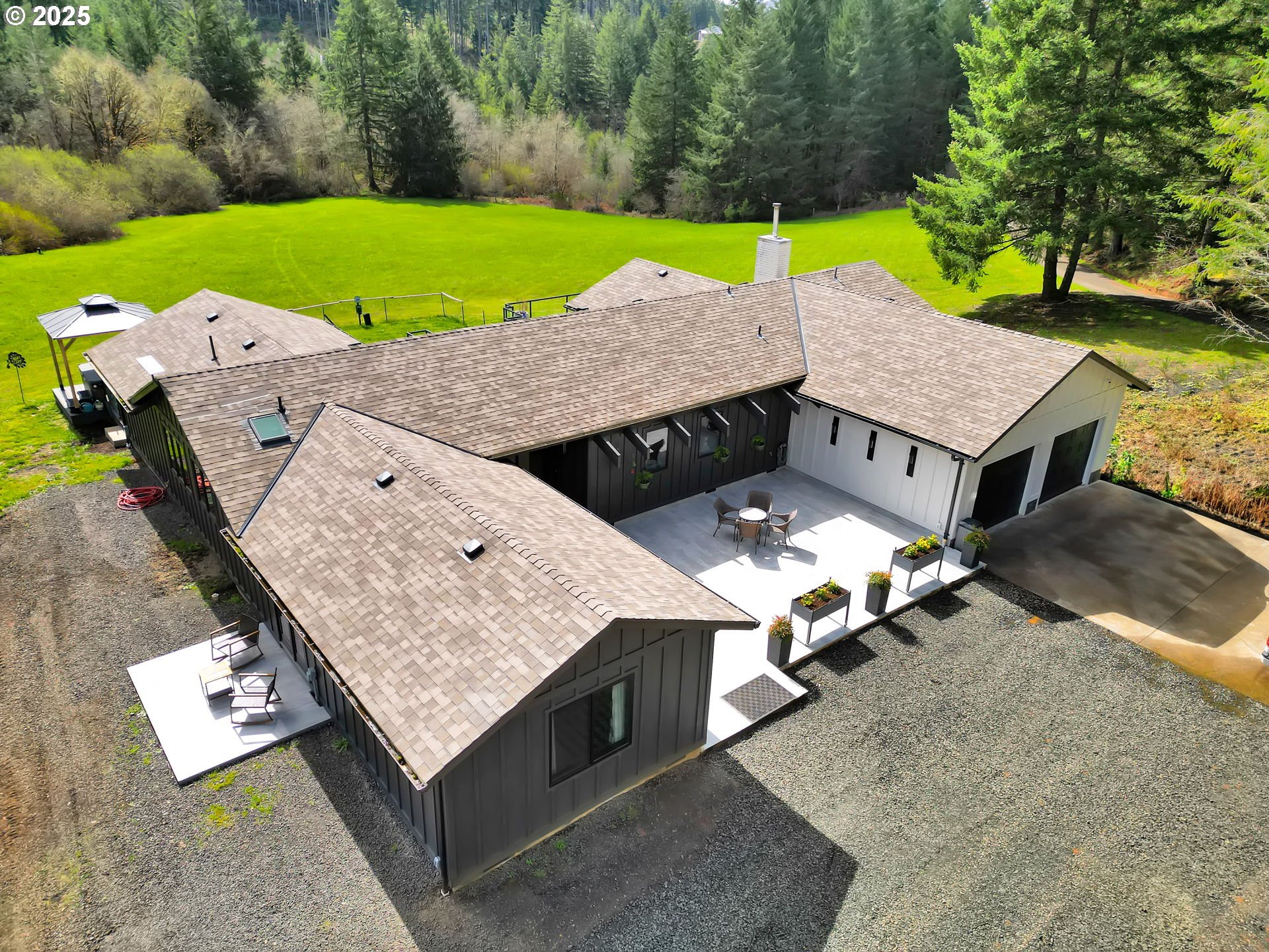24377 Vaughn Road Veneta, OR 97487 - Photo 3 of 46 Gallery Image 3