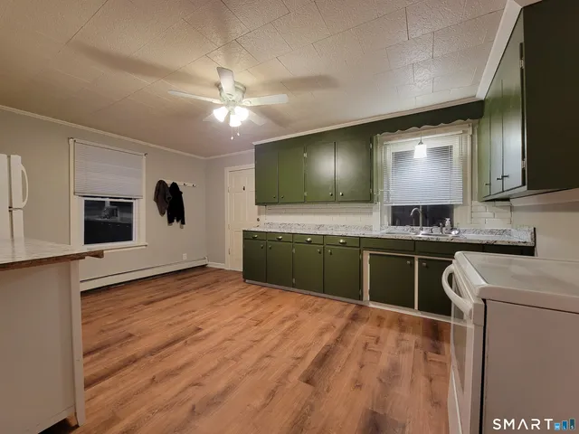 $1,350 | 344 Boswell Avenue, Norwich, CT 06360