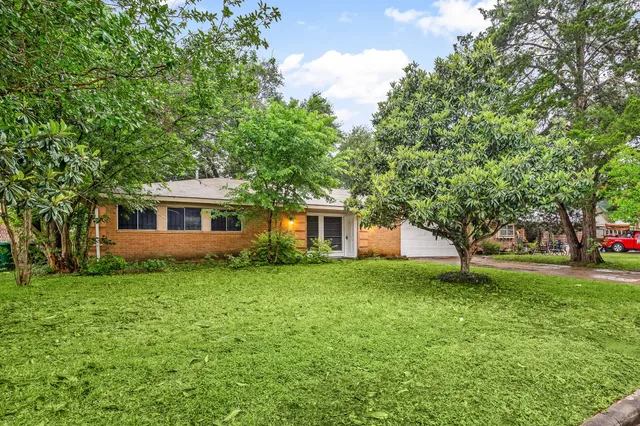 $240,000 | 1011 Beaver Bend Road, Houston, TX 77088
