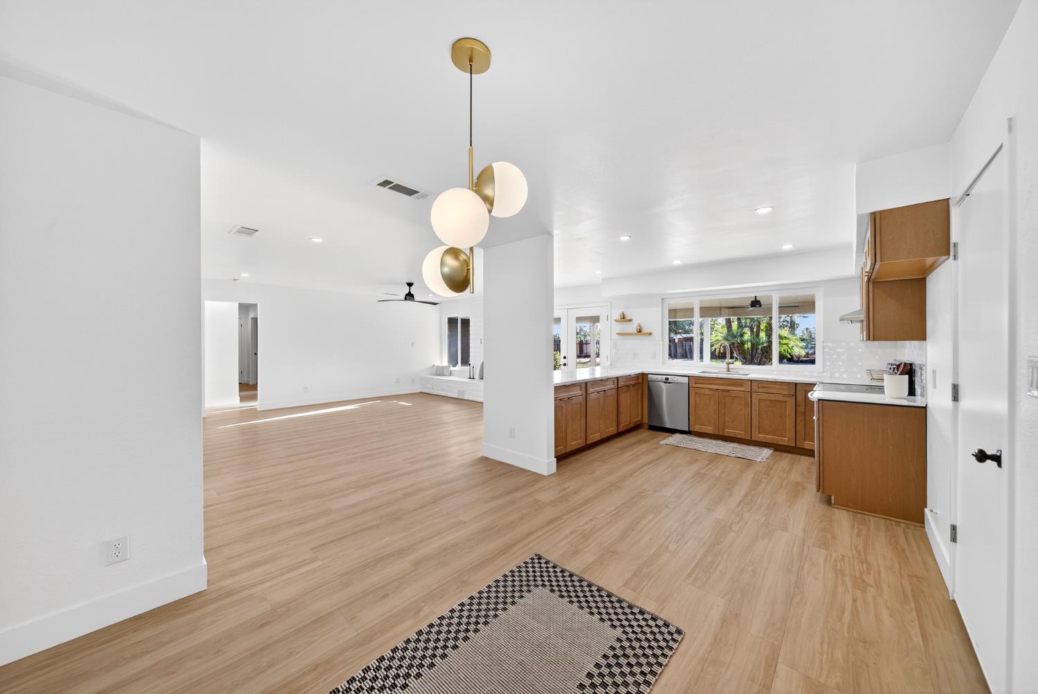 18578 Farallon Road Madera, CA 93638 - Photo 10 of 29 a view of kitchen and sink