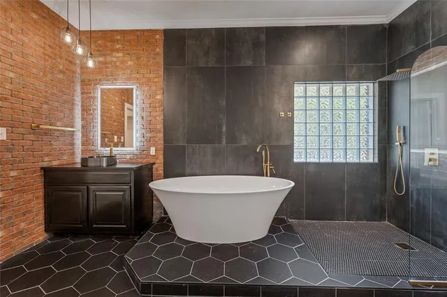 $899,900 | 101 Deer Crossing Way, Azle, TX 76020