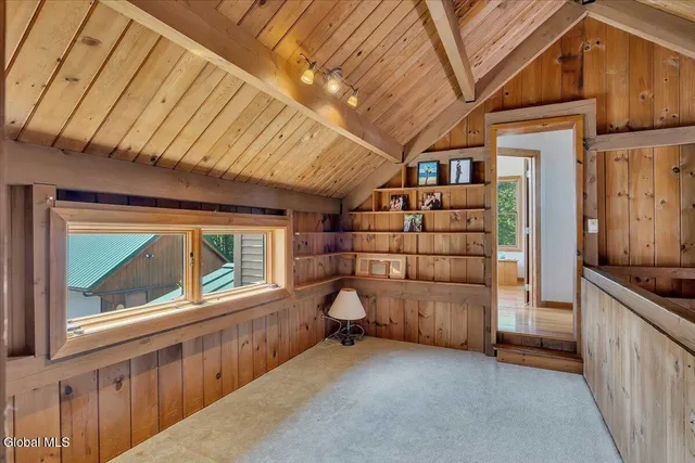 $950,000 | 25 Pleasant Valley Road, Knox, NY 12059