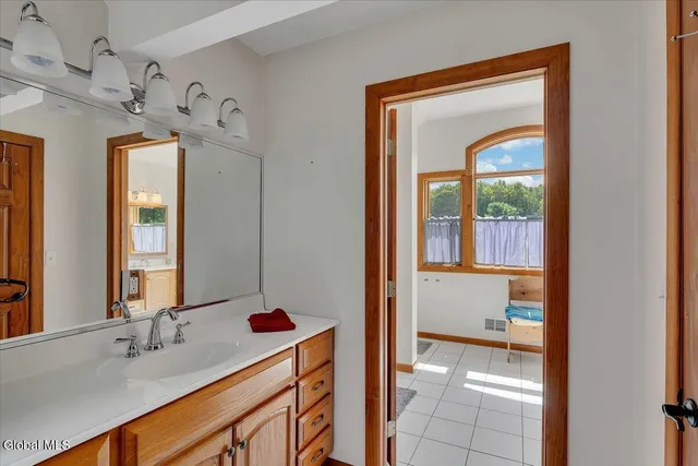 $950,000 | 25 Pleasant Valley Road, Knox, NY 12059