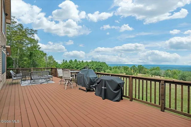 $950,000 | 25 Pleasant Valley Road, Knox, NY 12059