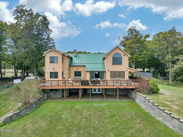 $950,000 | 25 Pleasant Valley Road, Knox, NY 12059