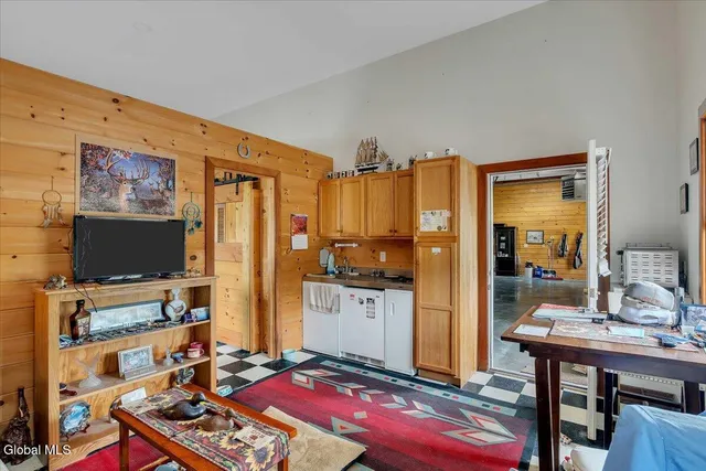 $950,000 | 25 Pleasant Valley Road, Knox, NY 12059