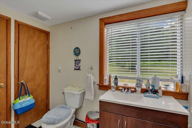 $950,000 | 25 Pleasant Valley Road, Knox, NY 12059