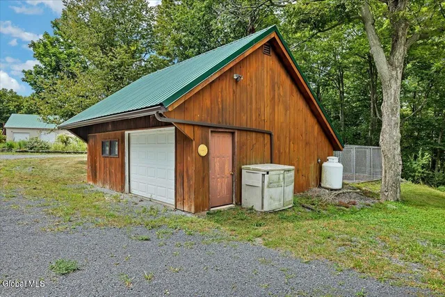 $950,000 | 25 Pleasant Valley Road, Knox, NY 12059