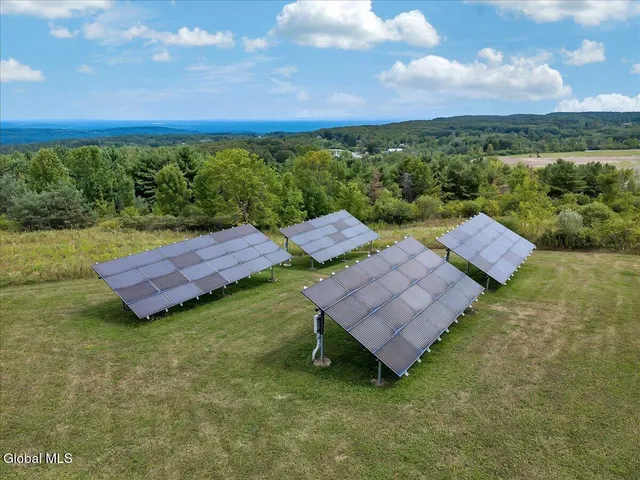 $950,000 | 25 Pleasant Valley Road, Knox, NY 12059