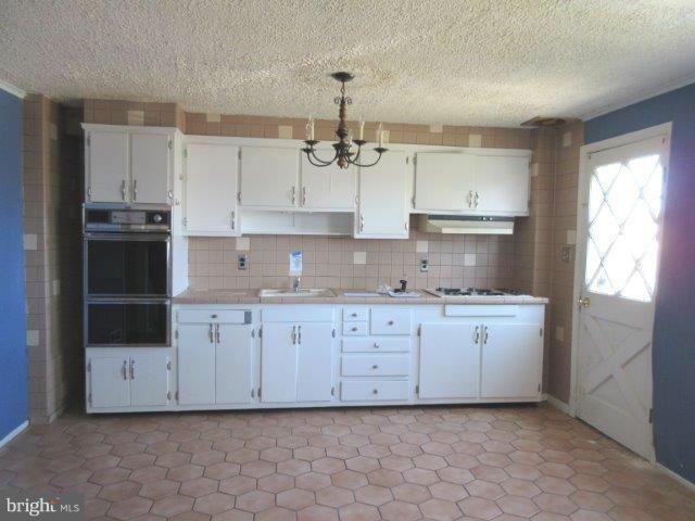 7842 Harold Road Baltimore, MD 21222 - Photo 5 of 13 Kitchen