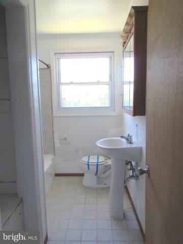 7842 Harold Road Baltimore, MD 21222 - Photo 9 of 13 Bath