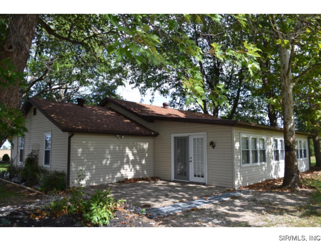 29730 Walnut Hill Road Centralia, IL 62801 - Photo 2 of 13