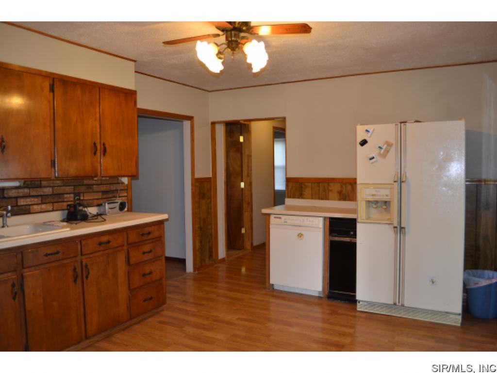 29730 Walnut Hill Road Centralia, IL 62801 - Photo 4 of 13