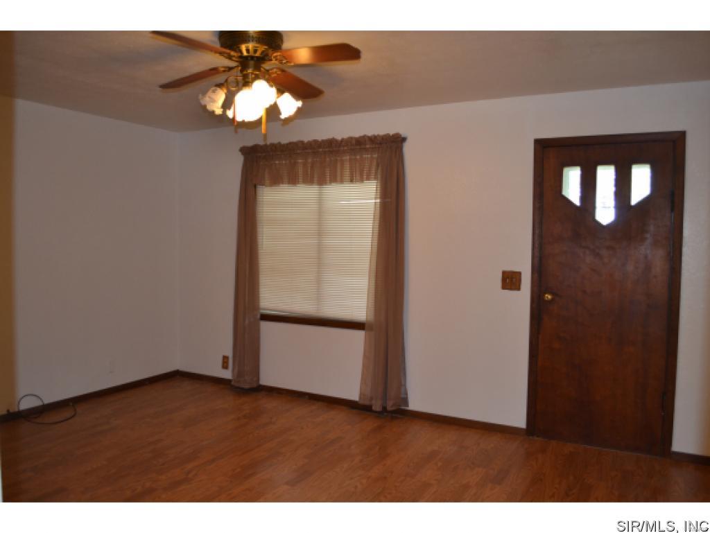 29730 Walnut Hill Road Centralia, IL 62801 - Photo 6 of 13