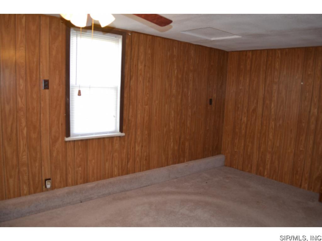 29730 Walnut Hill Road Centralia, IL 62801 - Photo 7 of 13