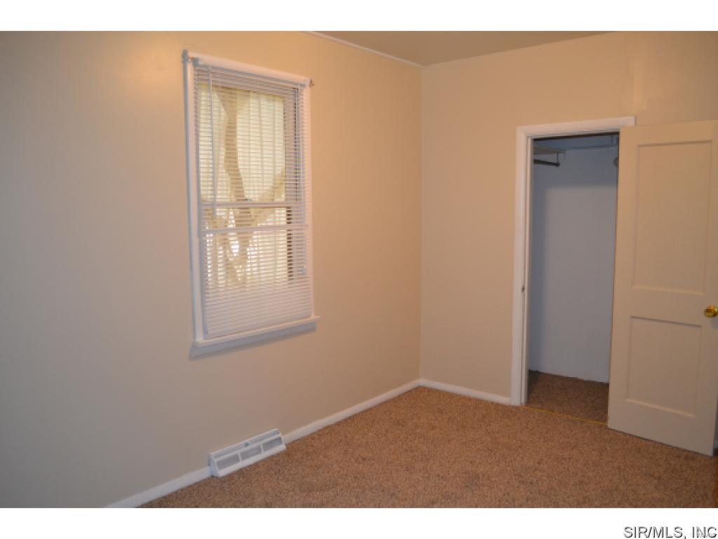 29730 Walnut Hill Road Centralia, IL 62801 - Photo 8 of 13