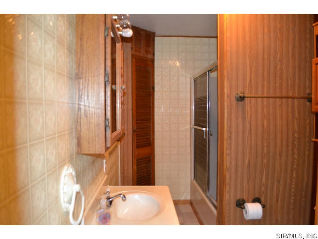 29730 Walnut Hill Road Centralia, IL 62801 - Photo 9 of 13