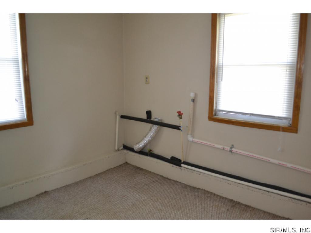 29730 Walnut Hill Road Centralia, IL 62801 - Photo 10 of 13