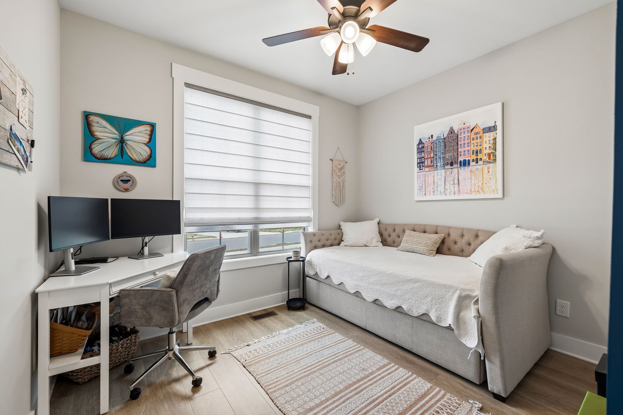 126 Julia Ann Court Springfield, TN 37172 - Photo 20 of 37 a bedroom with a bed and a desk