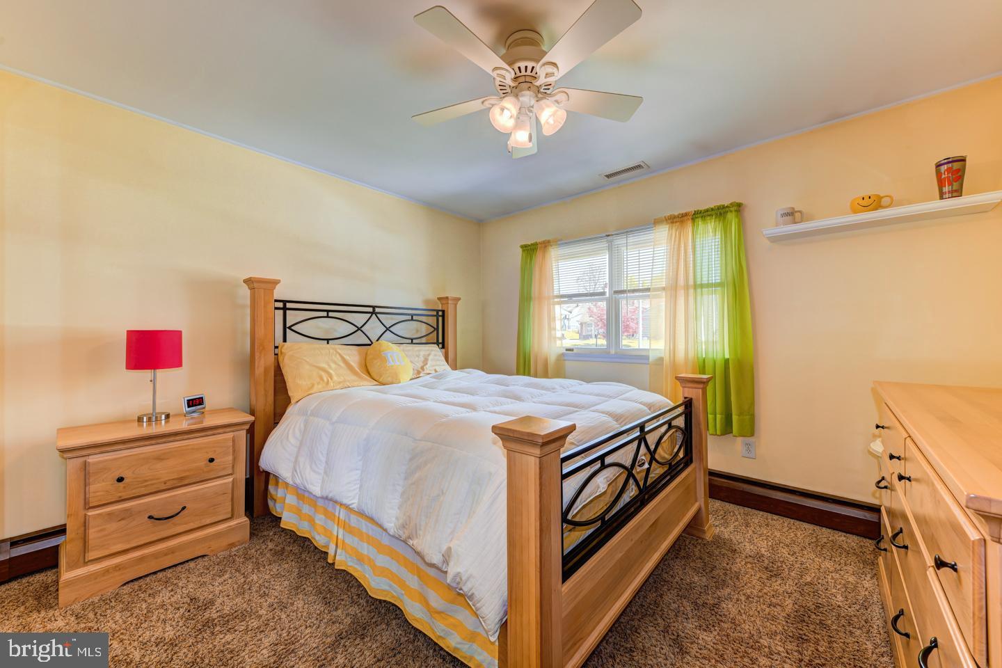 132 Hedge Road Levittown, PA 19056 - Photo 12 of 23 Gallery Image 12
