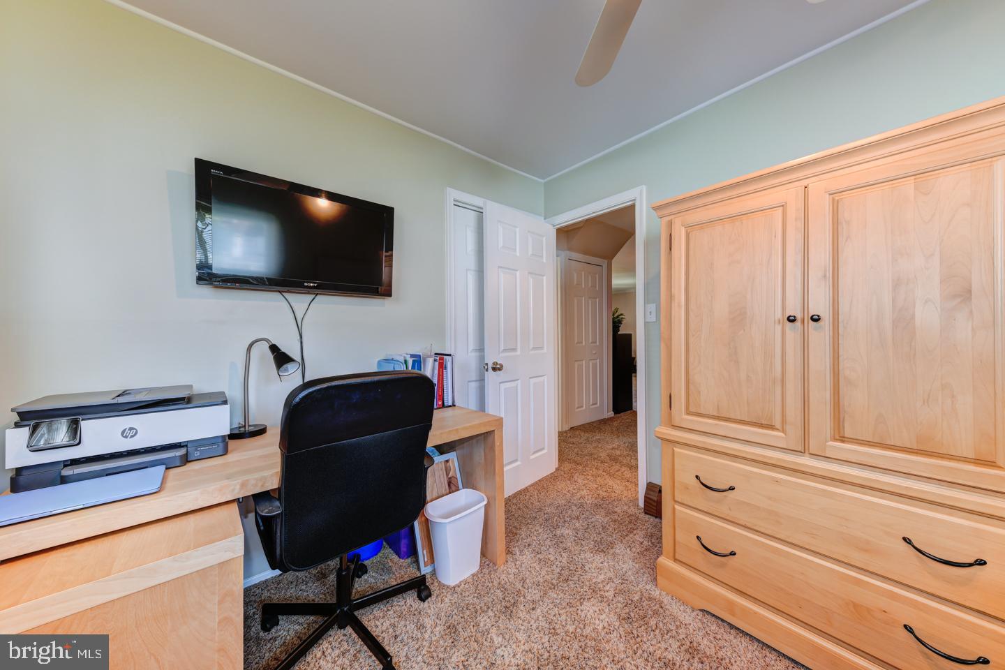 132 Hedge Road Levittown, PA 19056 - Photo 15 of 23 Gallery Image 15