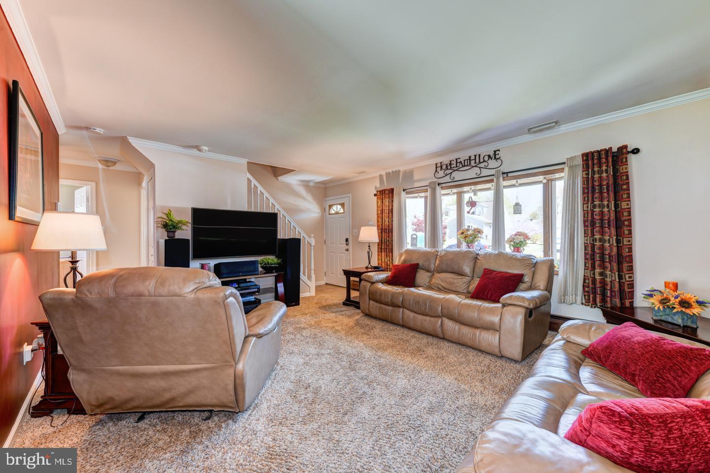 132 Hedge Road Levittown, PA 19056 - Photo 4 of 23 Gallery Image 4