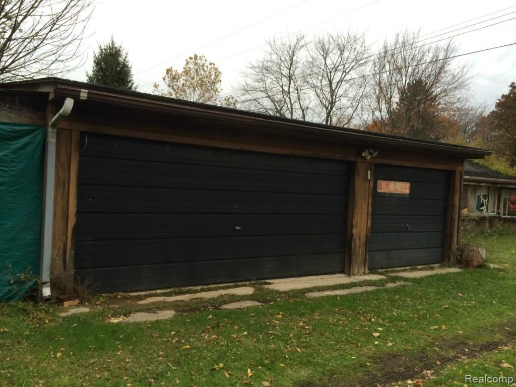 11364 Inkster Road Romulus, MI 48174 - Photo 11 of 15 OUTERBLDGS inkster rd.jpg