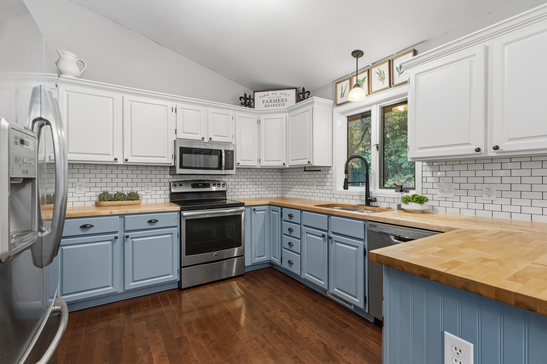 15469 Fish Point Road Prior Lake, MN 55372 - Photo 9 of 29 Gallery Image 9