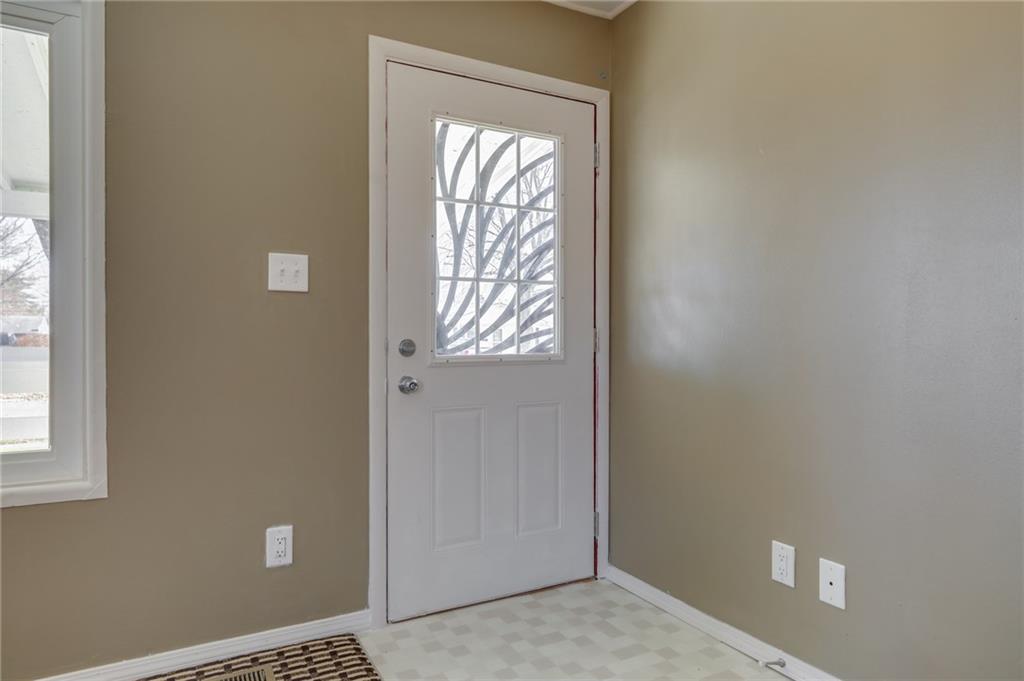 1554 Churchill Road Franklin, IN 46131 - Photo 5 of 42 Gallery Image 5