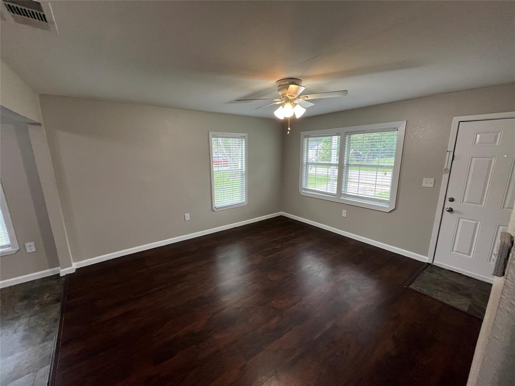 9558 Rylie Crest Drive Dallas, TX 75217 - Photo 3 of 14