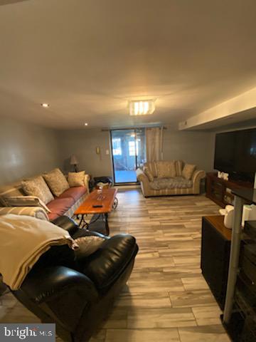 10714 East Keswick Road Philadelphia, PA 19154 - Photo 29 of 36 family room