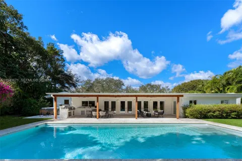$2,415,000 | 12685 Southwest 81st Avenue, Pinecrest, FL 33156